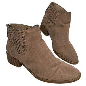DV by Dolce Vita Tan Ankle Boots